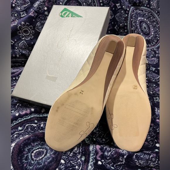 Jessica Simpson patent leather shoes size 9.5 - Picture 2 of 8